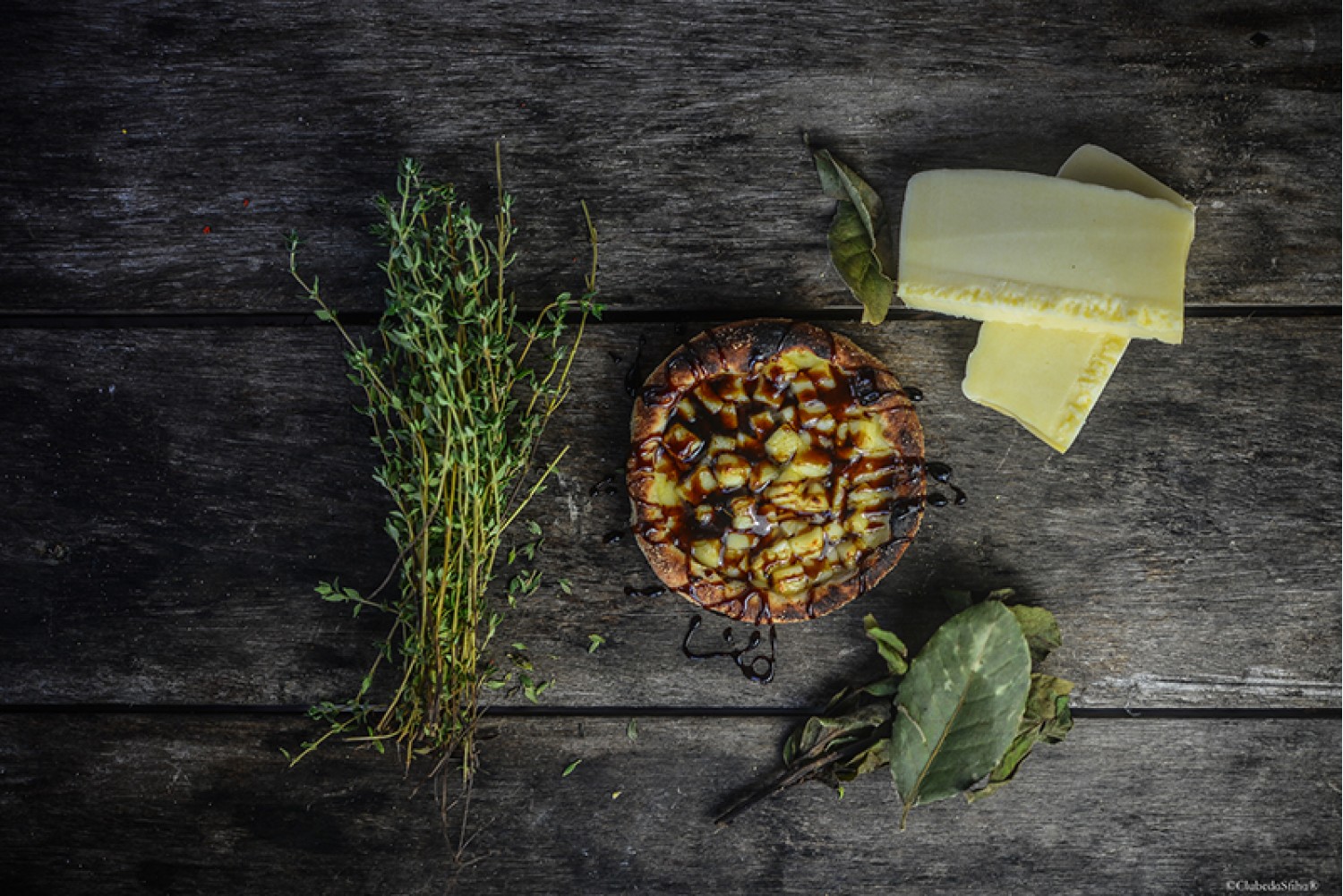 Sfiha de queijo Coalho e redução de balsâmico